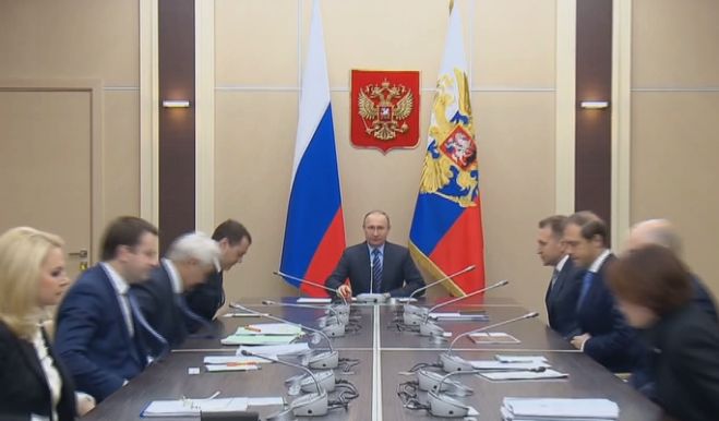 Правительство пообещало путину укрепление рубля