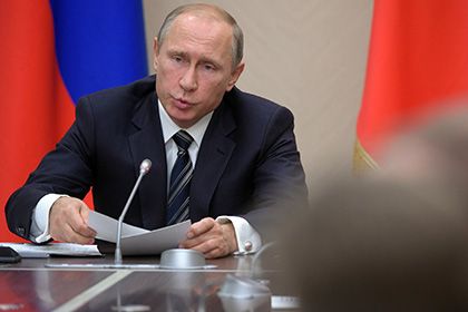 Путин поручил отказаться от доллара